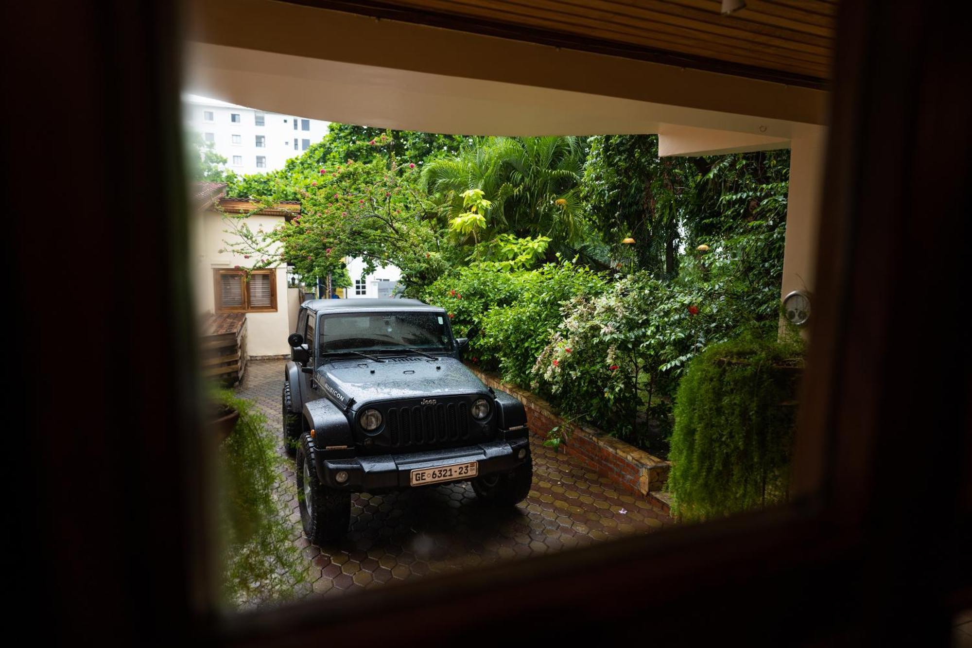 Esther'S Hotel Accra Bagian luar foto